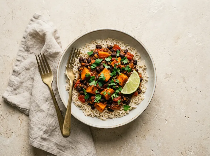 Black bean & sweet potato chilli
